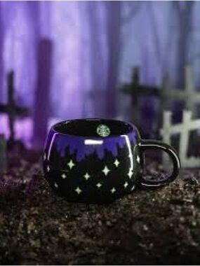 Starbucks Exclusive Glow In The Dark Halloween Mug